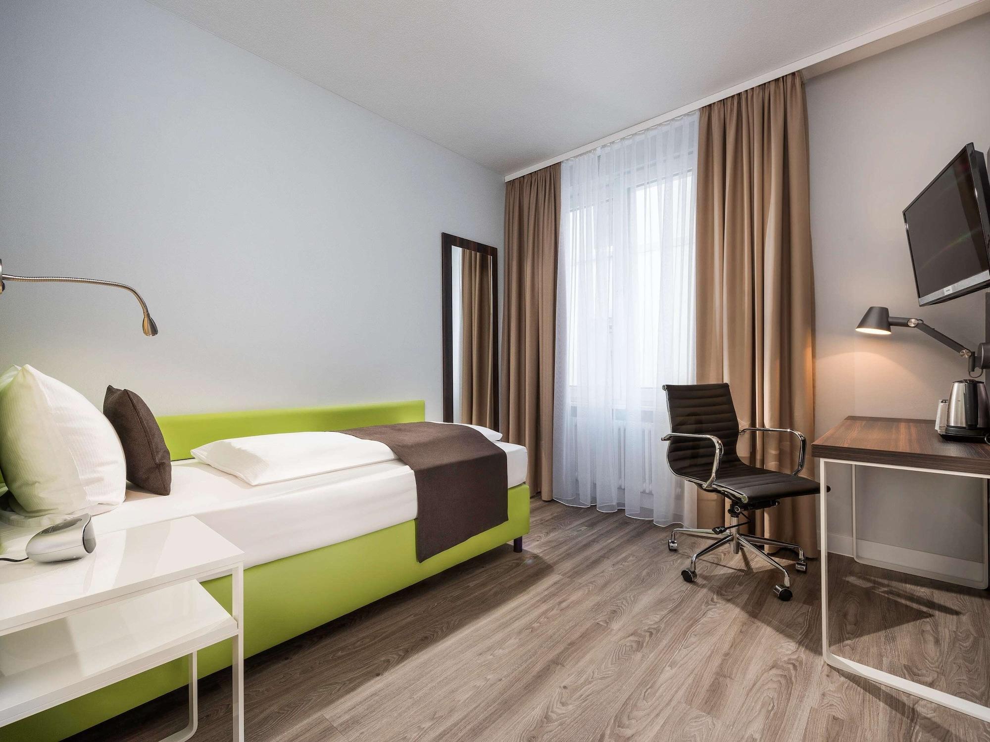 Ibis Styles Offenburg City Экстерьер фото